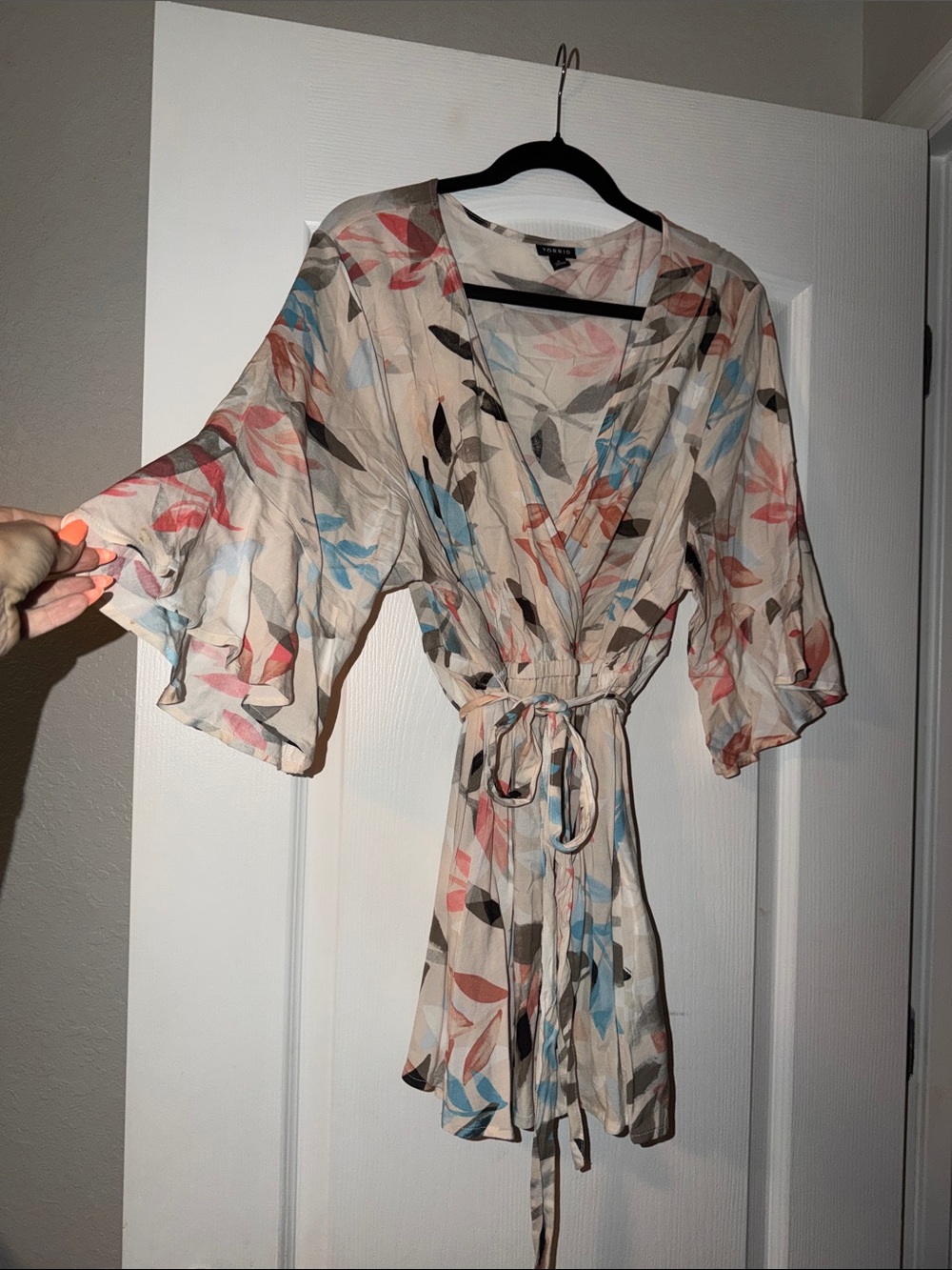 torrid Cream Floral Tie-Waist Blouse with Pink and Blue Leaves